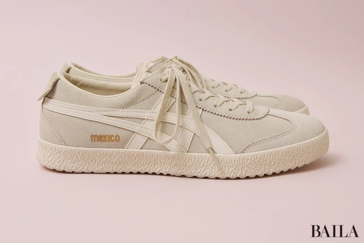 オニツカタイガーのスニーカー　歩きやすい　ベージュ