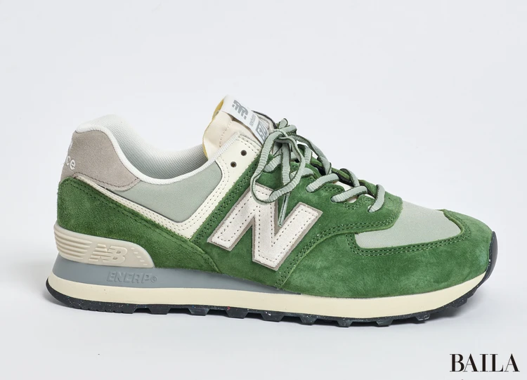 ニューバランスのスニーカー　歩きやすい　U574
