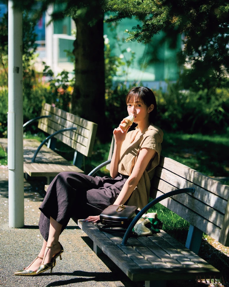 佐藤栞里が“涼きちんと服”で働いたら…半袖ジャケット、撥水