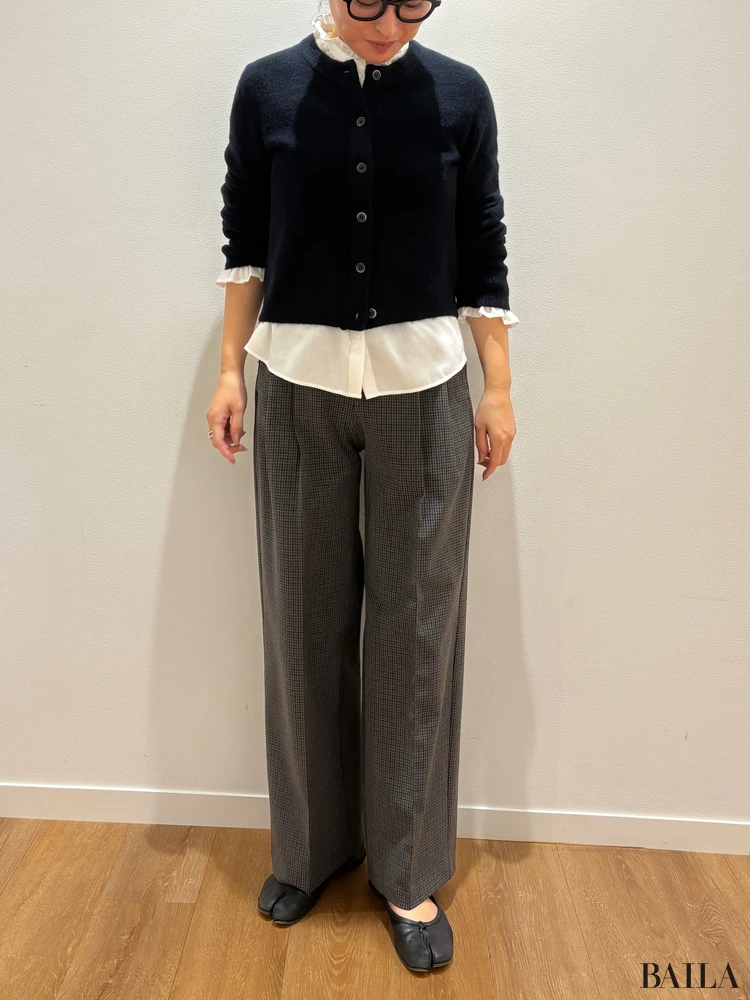 GU「パフニットクルーネックカーディガン」「タックワイドチェックパンツ」