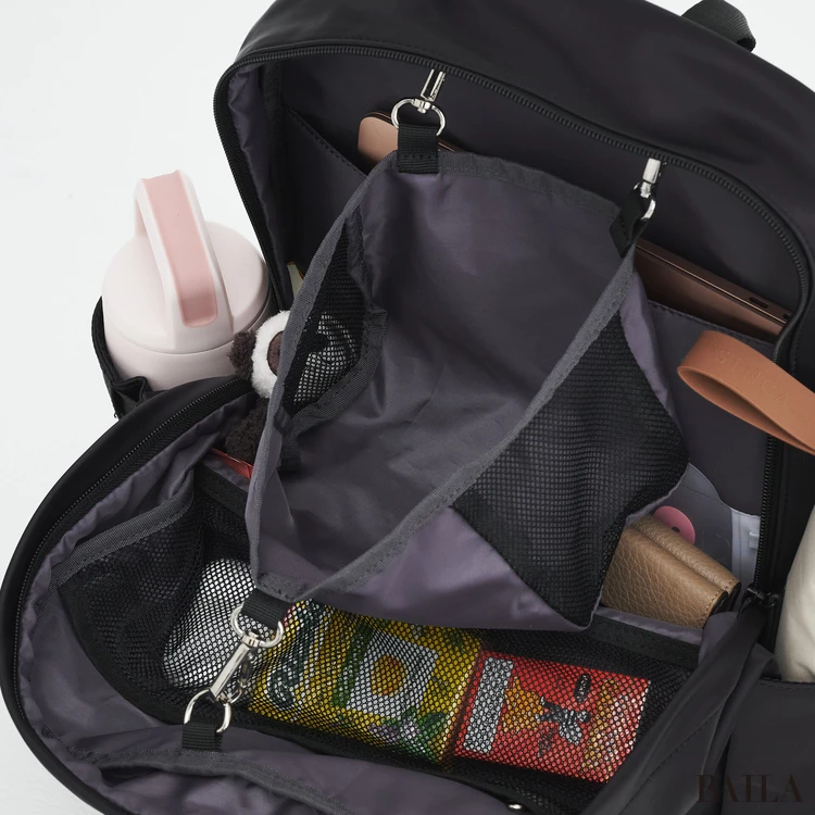 洋服の青山　リュック　内側　ハンモックポケット