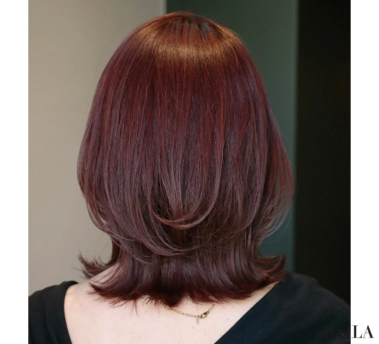 外ハネくびれレイヤーミディ　バック