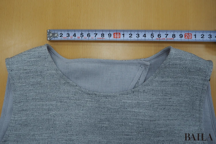 首もとの幅:約18cm