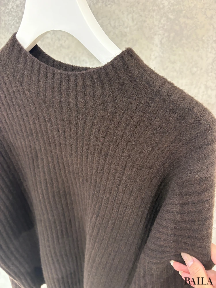 身長162cm ユニクロ ニット 正面 新作「スフレヤーンモックネックセーター」ダークブラウン Mサイズ