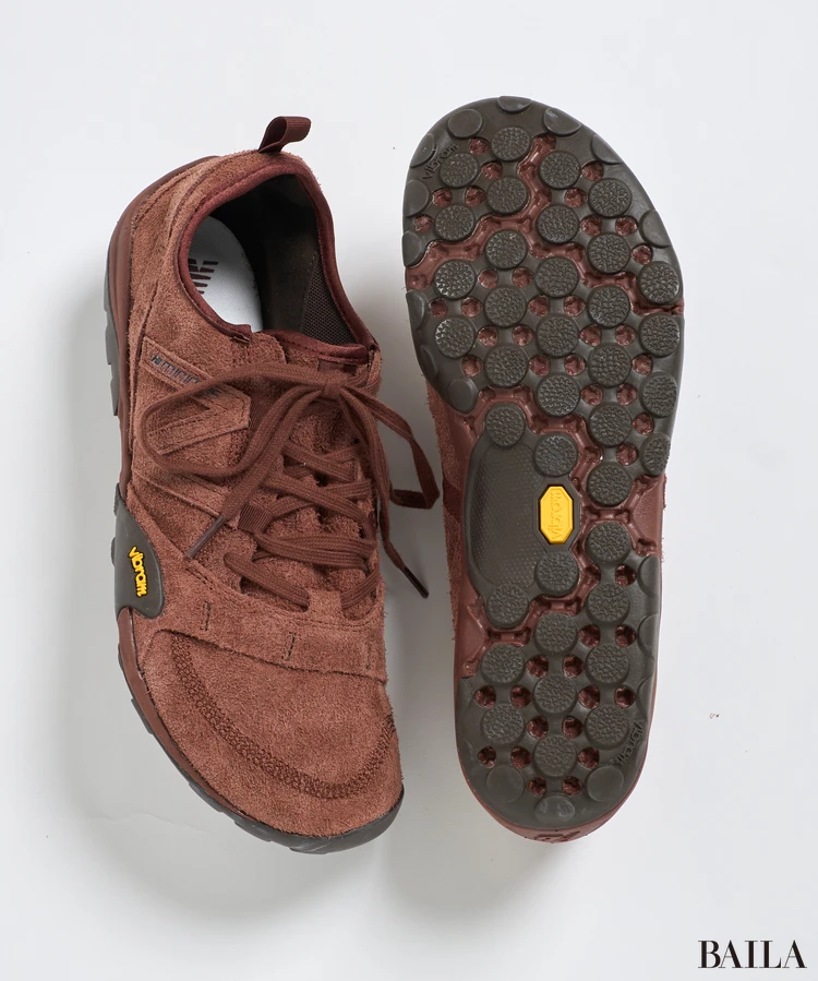 ニューバランスのスニーカー 休日コーデ MT10