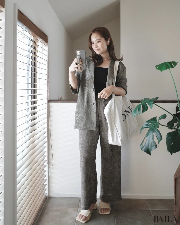 【30代】秋のリアルコーデ15選! シアーシャツ、ジャケット、ジレ、キャップ…秋冬への移ろいに大人女子は何を着てる?_8