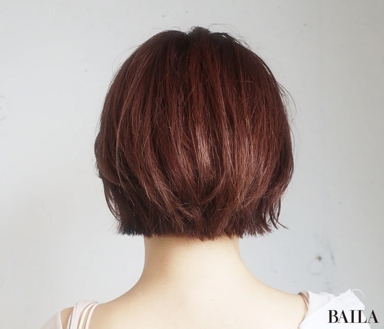 柔らかなシルエット&カラーショートボブ　バック