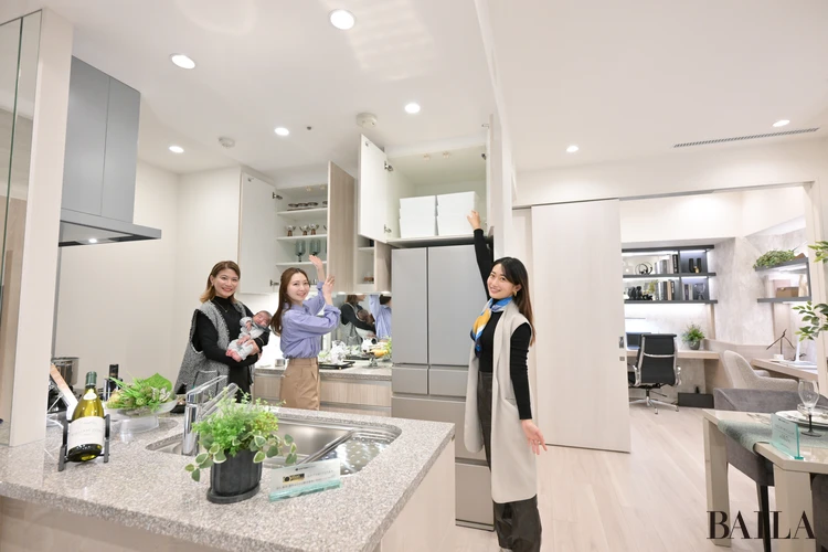 W CITY TOWERS　蕨　モデルルーム　キッチン