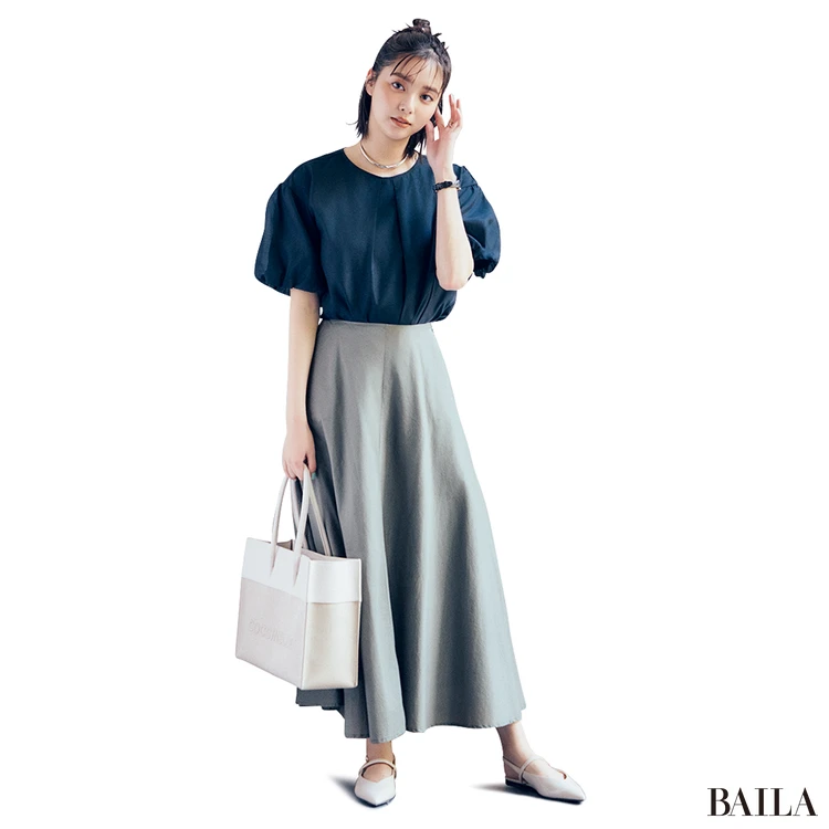 新川優愛 予定がある金曜日は着映えるブラウスが正解【BAILA今日のコーデ】