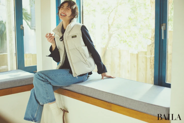 エルエルビーン「マウンテン・クラシック・ダウン・ベスト、クロップド」モデル着用