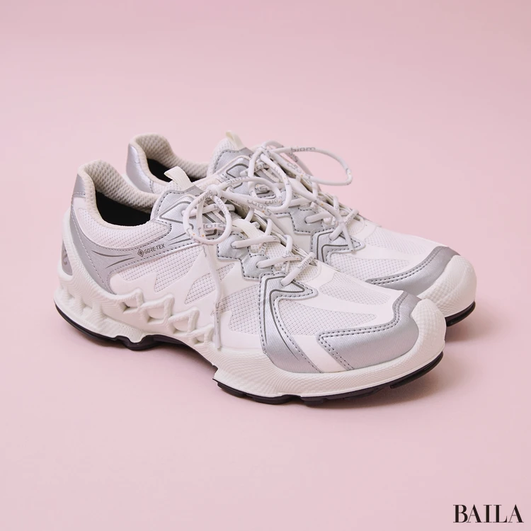 ECCOのスニーカー biomaex