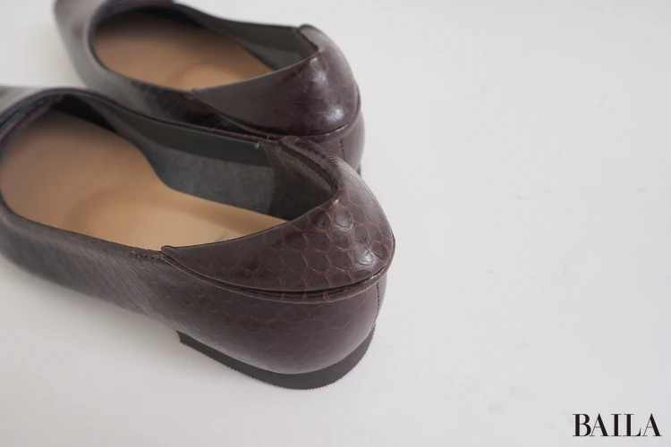 ワシントン靴店　きれい見えフラットシューズ　WASH　￥13200　ダークブラウン（スネーク）　Mサイズ　162cm　色み