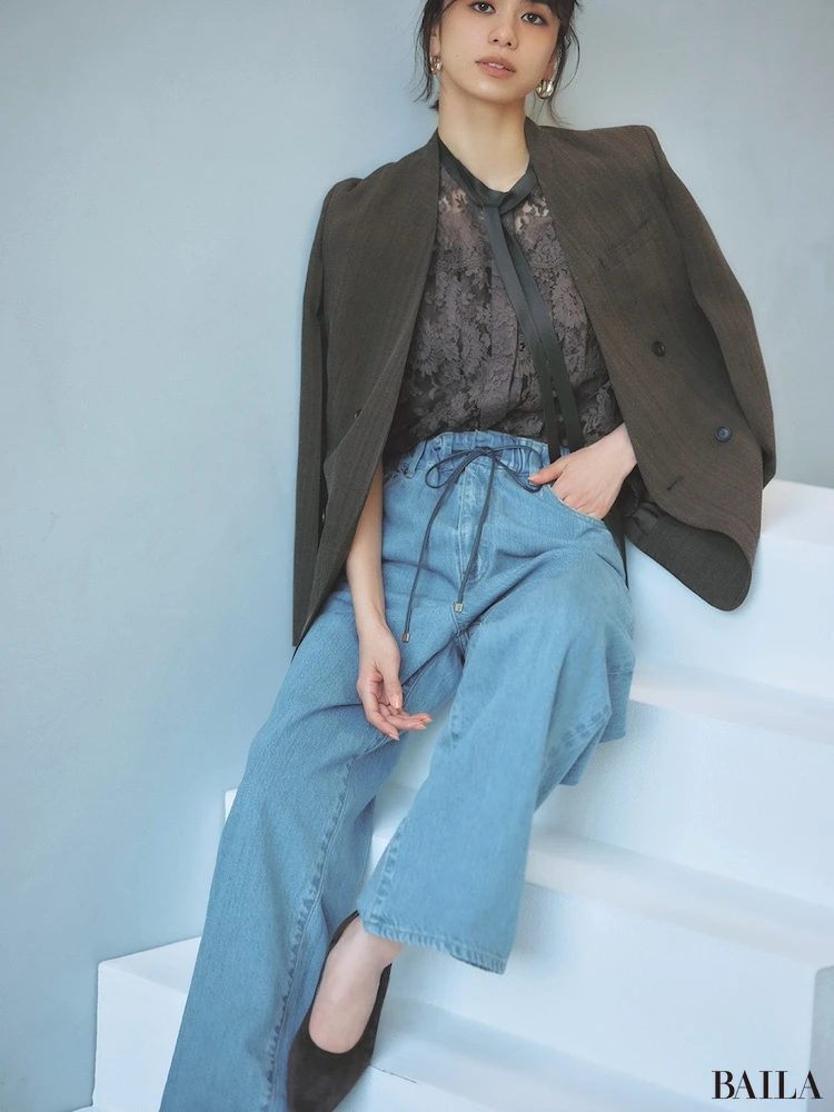 ウエストのコード使いでリラックス感を強調