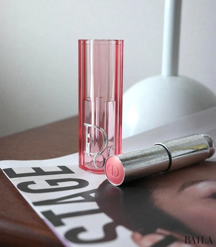 スーパーバイラーズの愛用コスメ チーク