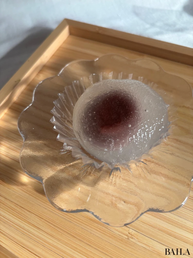 【セブン-イレブン】コンビニでひんやりおやつ「黒蜜で食べる　宇治抹茶あんみつ」を猛暑日のご褒美に｜今週のコンビニスイーツ大賞_7_2