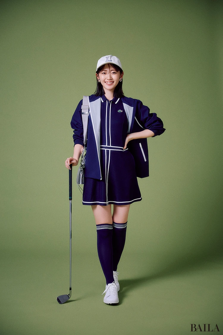ラコステゴルフ　ゴルフウエアを着た鈴木愛理