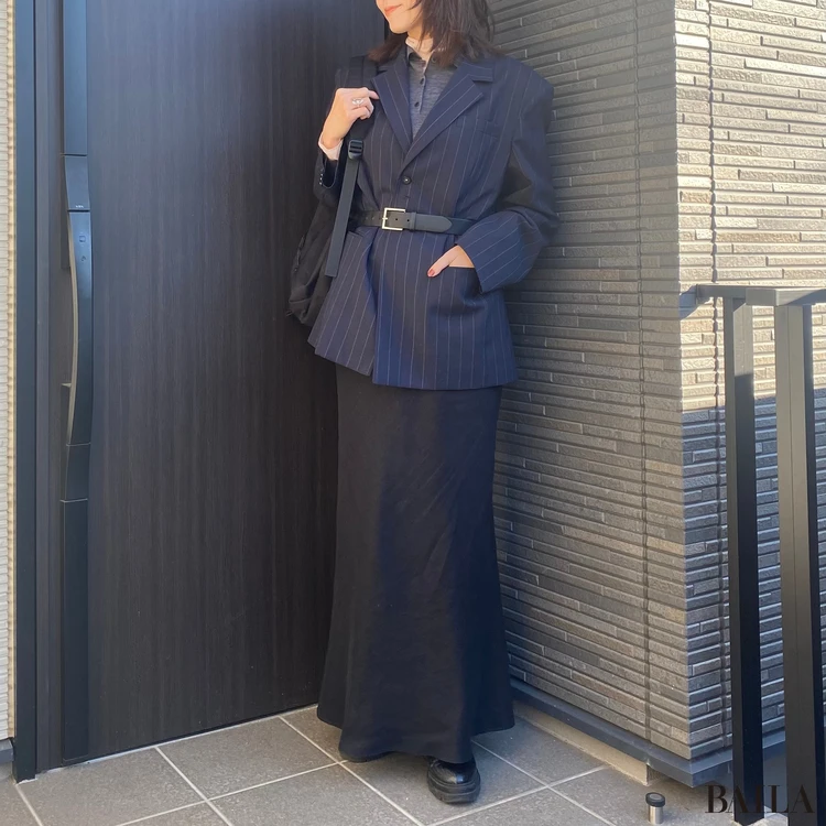 ユニクロの「メリノポロセーター」グレー着用コーデ