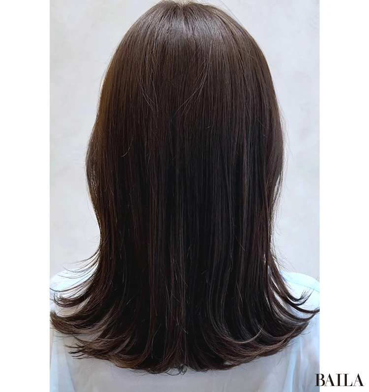 モードカジュアルな小顔ミディ　バック