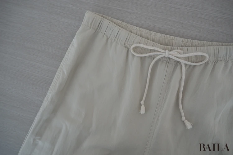 色み：“白すぎない”が、使いやすい。大人が履けるナチュラルカラー