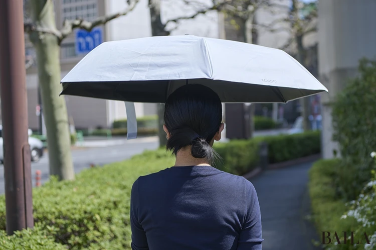 サーモスの日傘　幅が広めの設計