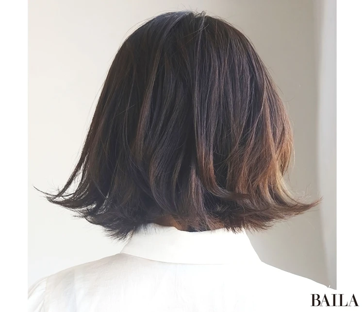動きのあるウルフ風ボブ　バック