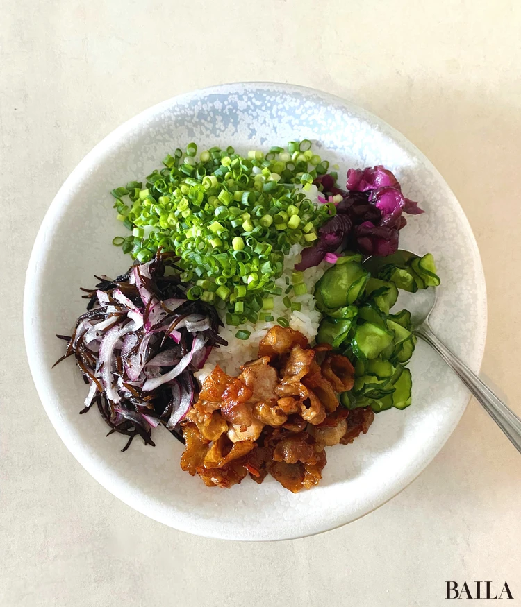 長谷川あかり レシピ カリカリ豚バラ肉の混ぜごはん 完成