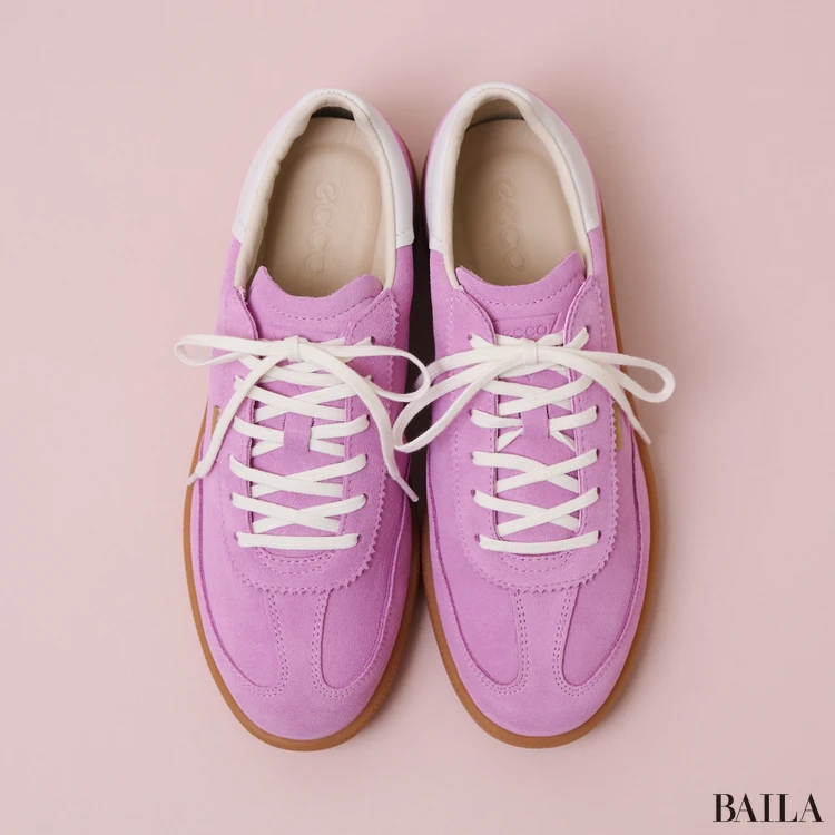 ECCOのスニーカー　休日スニーカー　soft11