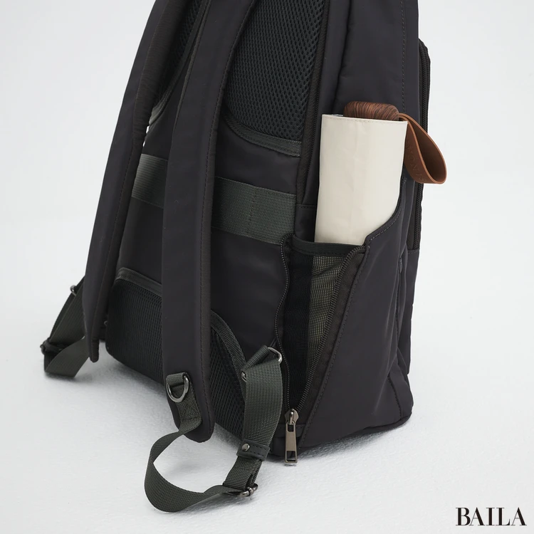 スーツスクエア　リュック　サイドポケット