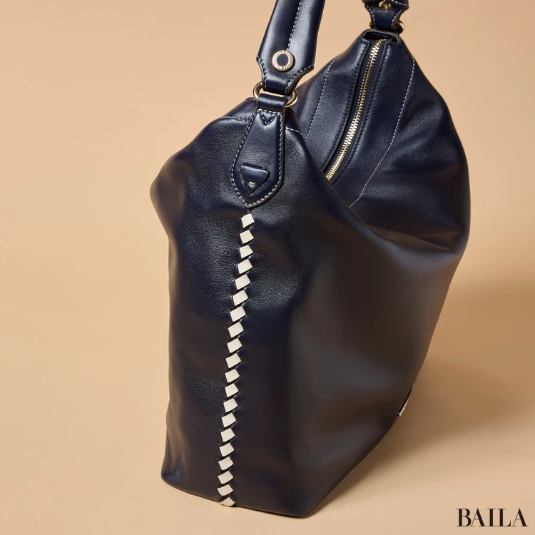 コール ハーン　イザベラ ホーボー　サイドのデザイン