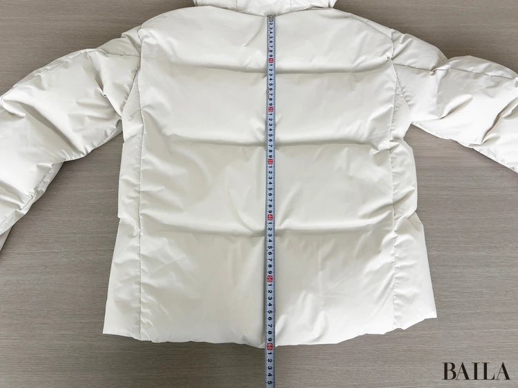 着丈:約60cm 身長162cm ユニクロ ニット 正面 「シームレスダウンパーカ」¥14900 オフホワイト Mサイズ