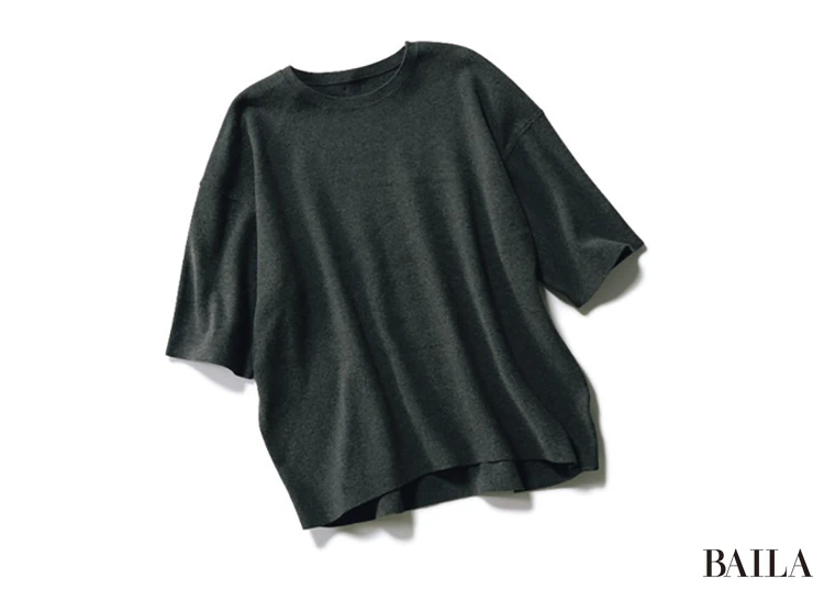 ニット(12月上旬発売)¥22000/オンワード樫山(アンクレイヴ)