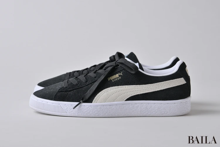 プーマ　スウェード クラシック XXI スニーカー　サイドから見た様子