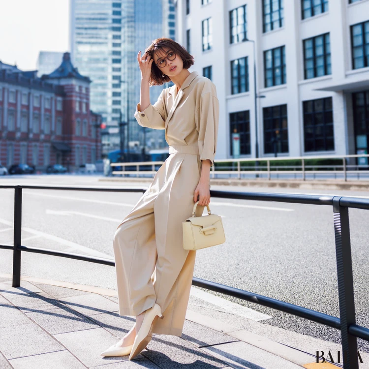 コーディネートいらずですぐ洒落るジャンプスーツが味方!【BAILA今日のコーデ】