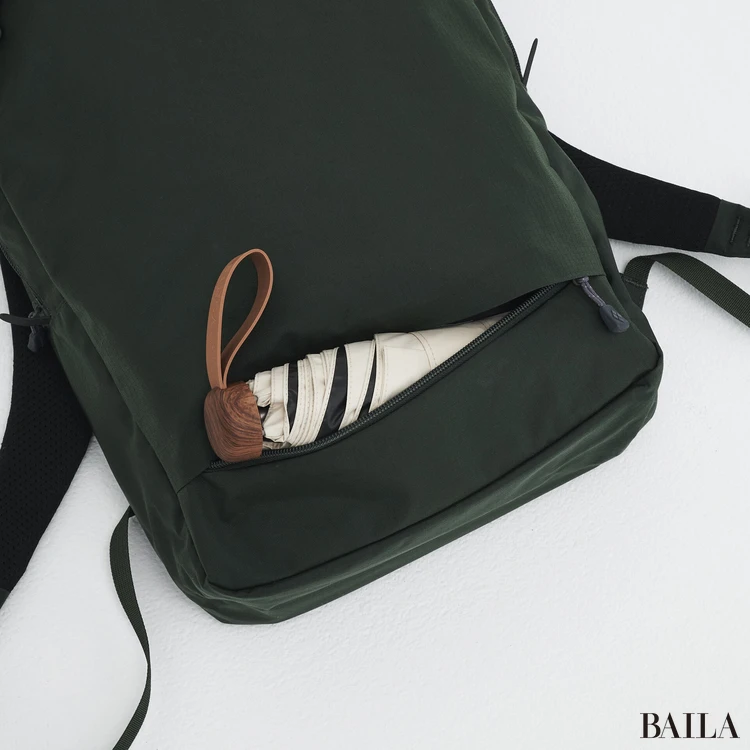 モンベル　リュック　フロント下部ポケット