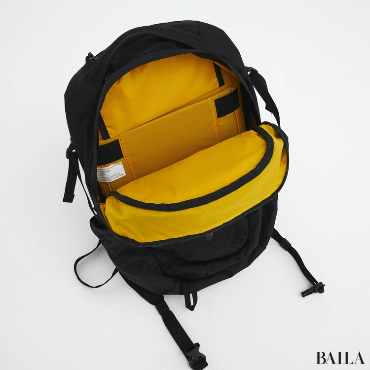 コロンビア　リュック　メイン収納