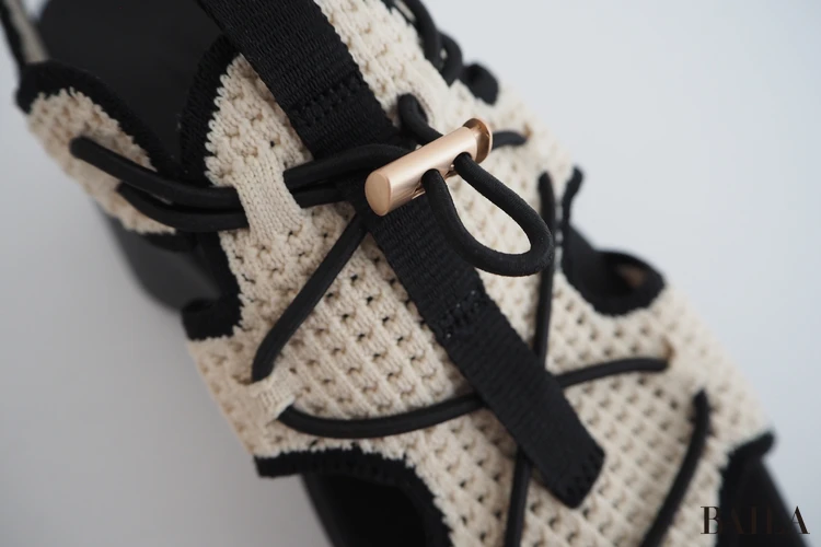 デザイン:ゴツいのに女性らしさもあって、足をキレイに見せてくれる