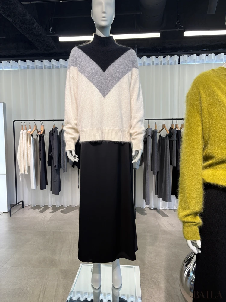 サテンスカート