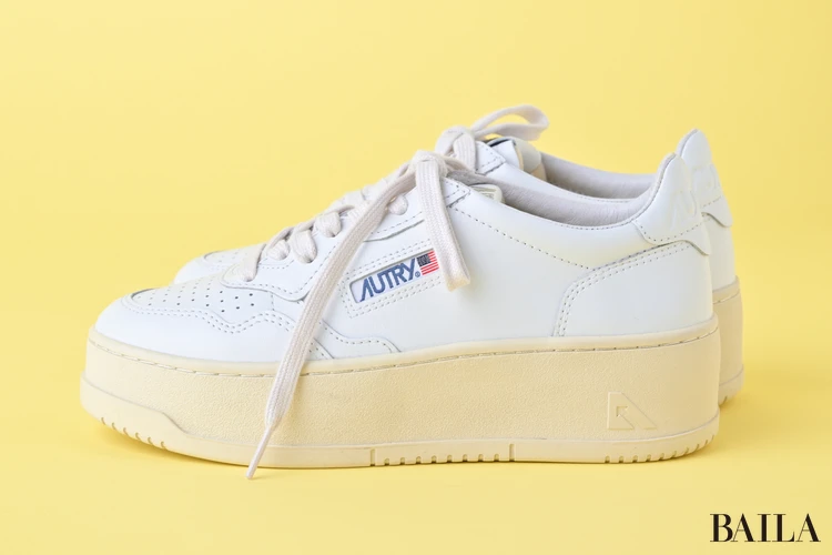 AUTRY スニーカー ホワイト系 Autry Medalist Low Sneakers In White Textured Leather With