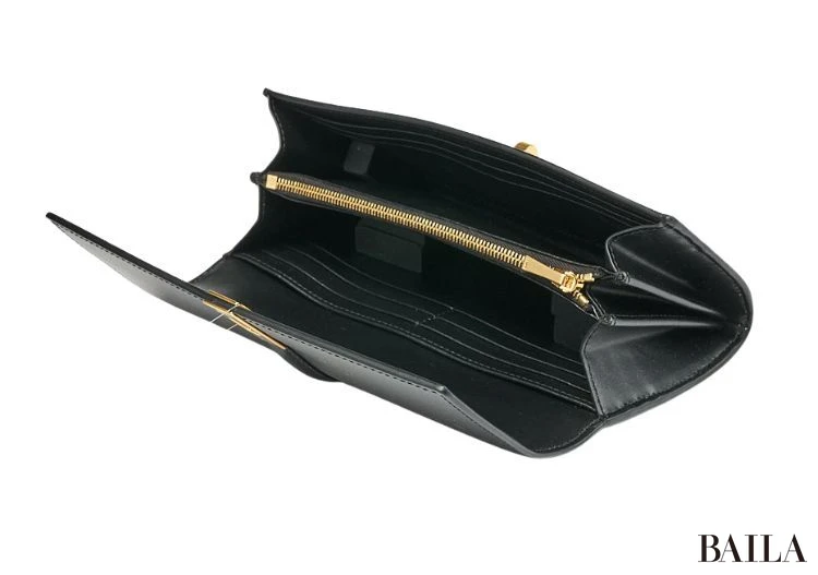 セリーヌ 財布の中