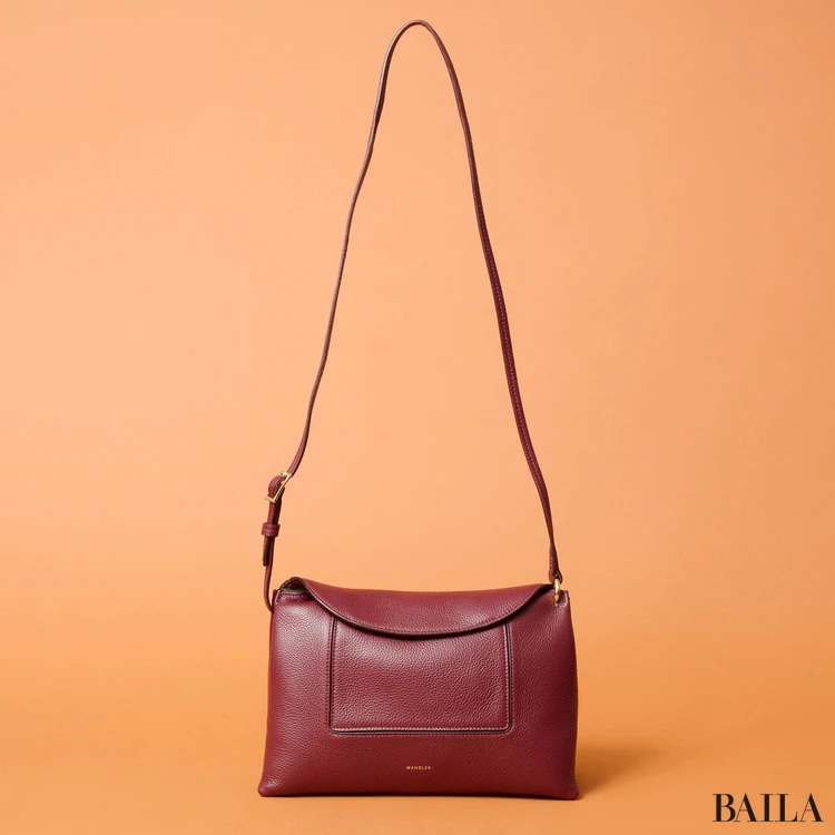 ワンドラー　ペネロペ スラウチバッグ　持ち手を長くした状態