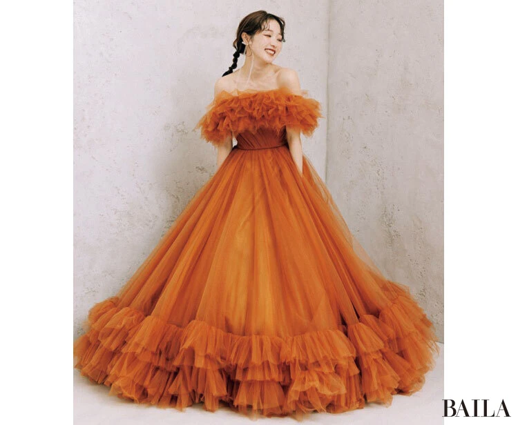 前撮りも挙式もドレスはとことん試着。チュールのデザインはメリハリがついてスタイルアップ効果が。(落合梨紗さん・30歳・建築設計)