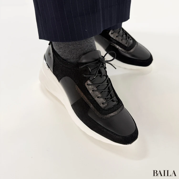 銀座かねまつ　ウェッジスニーカー　着用画像