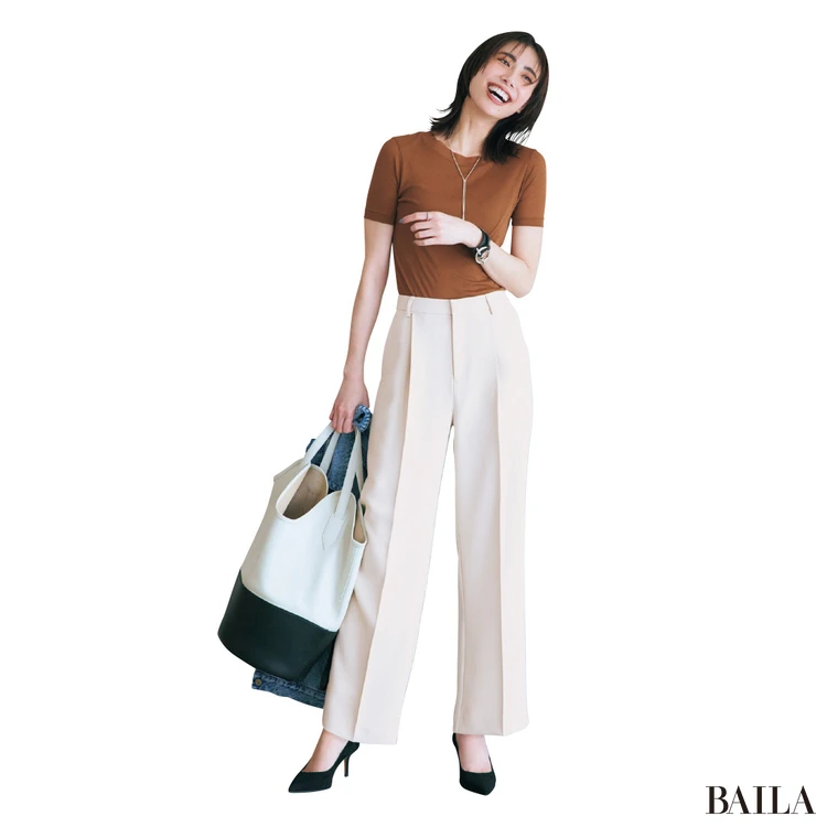 大人の体をきれいに見せる360°美脚パンツで確実にスタイルアップ【BAILA今日のコーデ】