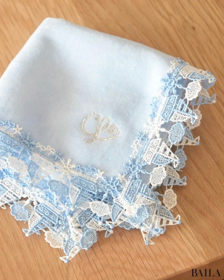 近沢レース店 元町本店限定「マリーン」のハンカチ ロゴの寄り