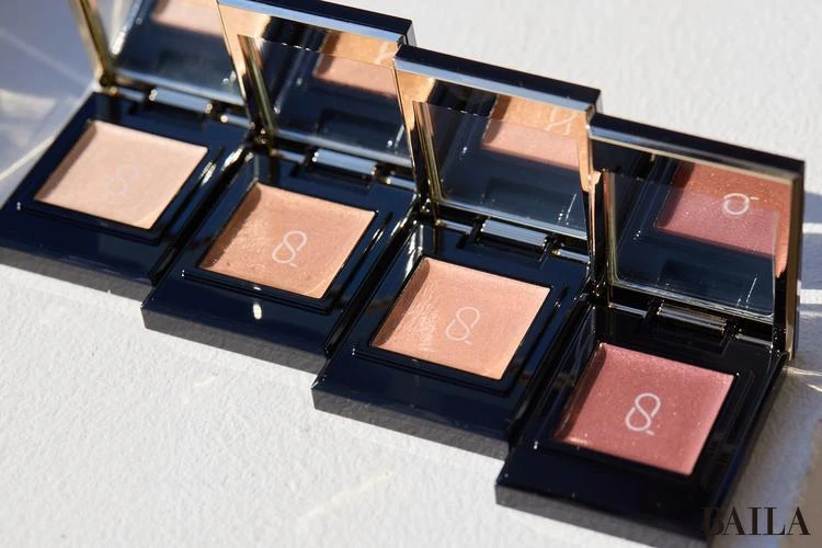 単色アイシャドウ　SUQQU