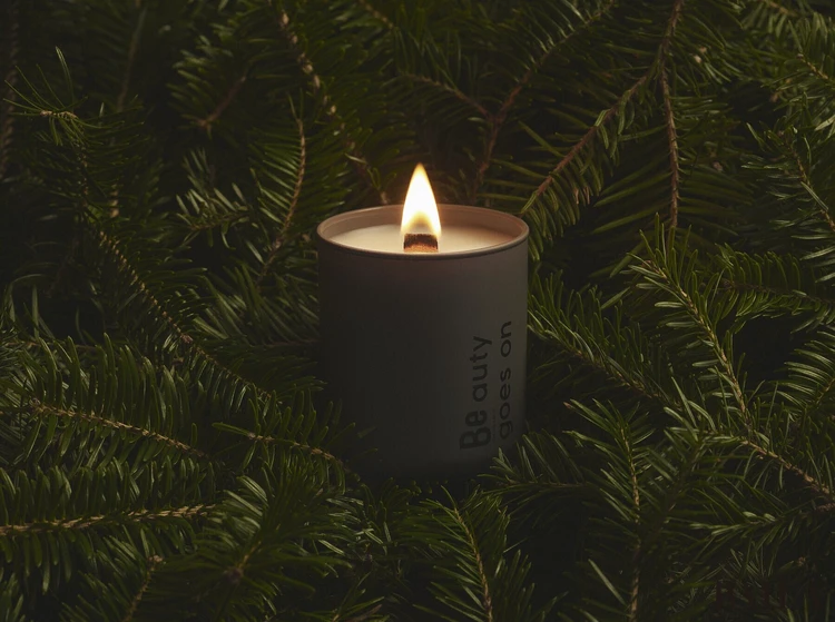 2025 クリスマスコフレ オーガニック Beエッセンシャルオイル トドマツ キャンドル イメージ写真