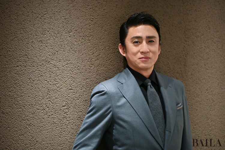 松本幸四郎さんポートレート スーツ姿