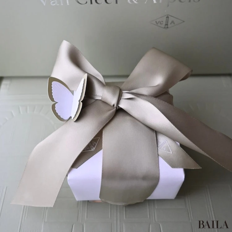 ヴァン クリーフ アーペルのラッピング写真