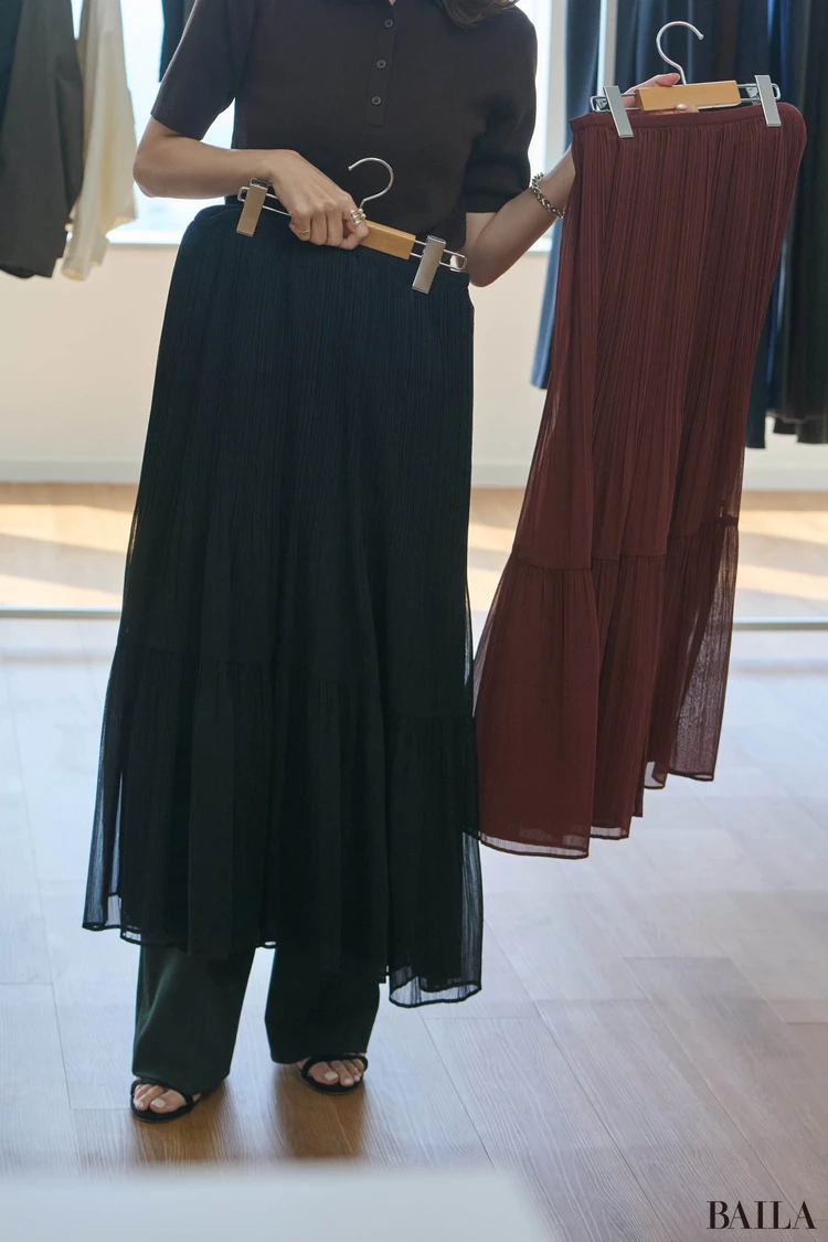 ユニクロ新作シフォンプリーツスカートのカラバリ