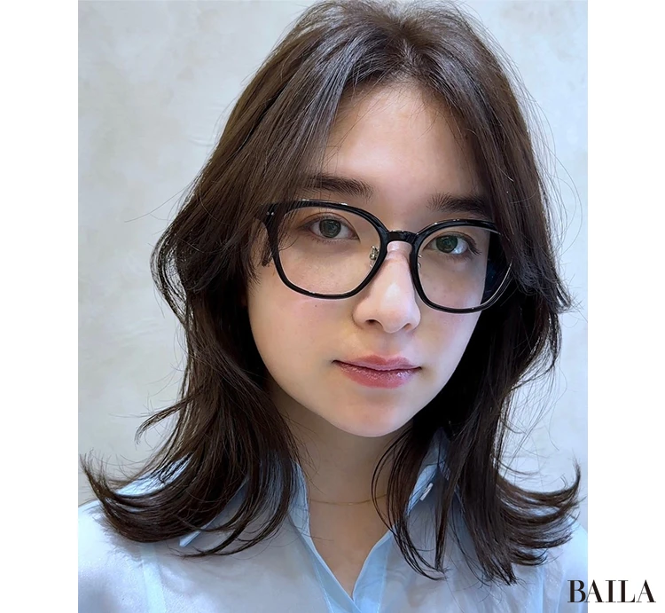 モードカジュアルな小顔ミディ　正面